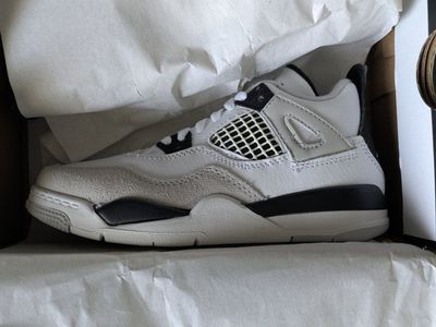 JORDAN 4 MILITARY BLACK SIZE 12 PS