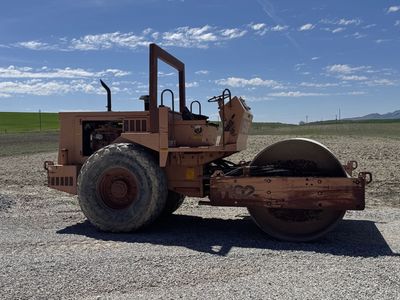 CASE Vibromax 1102 Single Drum Vibratory Roller Compactor