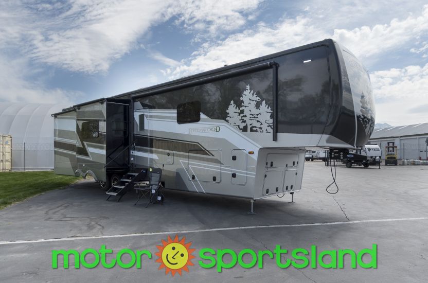 2025 Keystone Redwood 401LK Rear Entertainment Center Bath Outdoor Kitchen 2 Full Baths