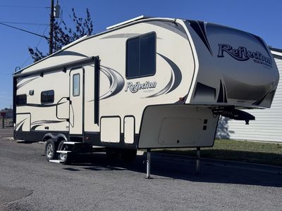 2019 Grand Design Reflection 30’ Luxury 5th Wheel