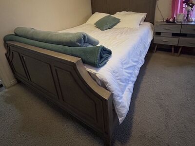 Queen Frame Very Good Conditions