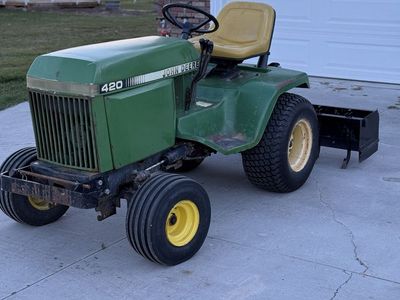 1984 John Deere 420 Garden Tractor