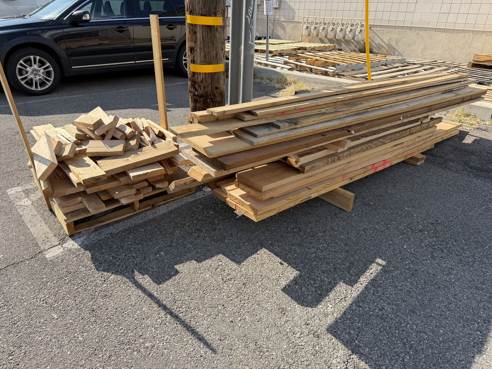 Free Wood - DO NOT CONTACT - Curbside Pickup - READ AD - Firewood, Small Project Lumber