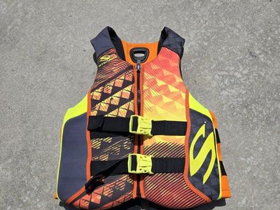 Stearns Men's M Orange/Black/Yellow USCG Approved Life Jacket