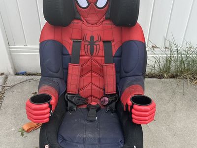 Spider-Man Convertible Car Seat ( NOT FOR RENT) this is for SALE!