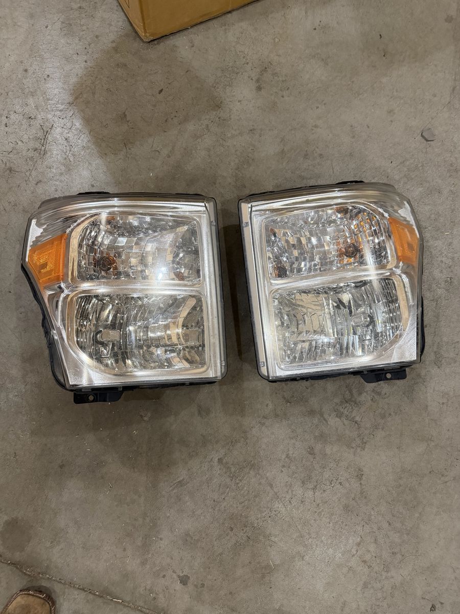 2015 Ford Super Duty F350 OEM Headlights