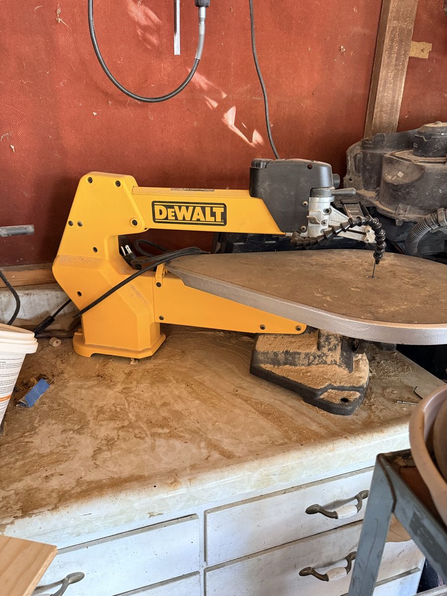 Scroll saw