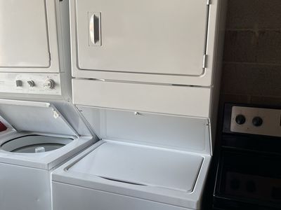 WHIRLPOOL ELECTRIC STACKED WASHER DRYER COMBO