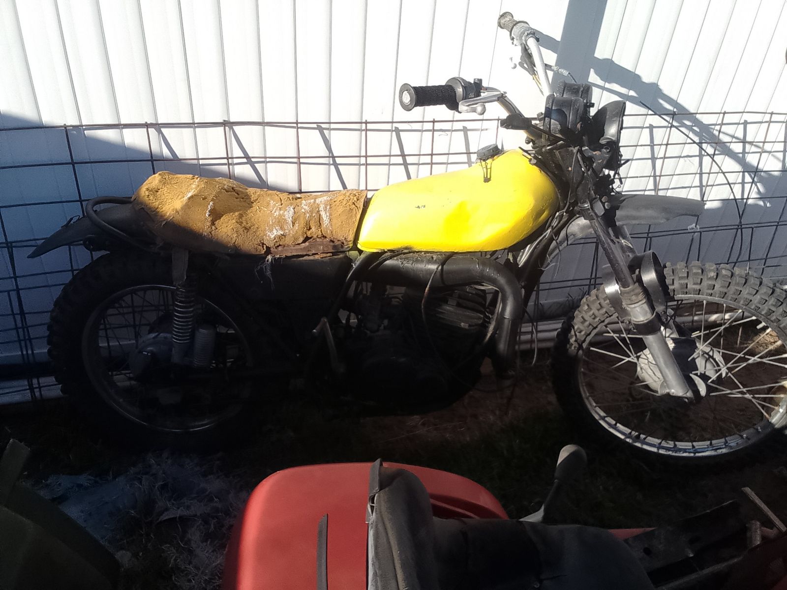 URGENT SALE: 1975 Yamaha DT400B Enduro – $250 OBO
