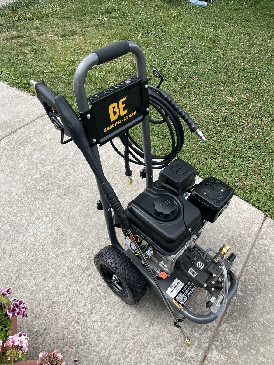 BE 3400 PSI 2.5 GPM Gas Pressure Washer for Outdoor Cleaning