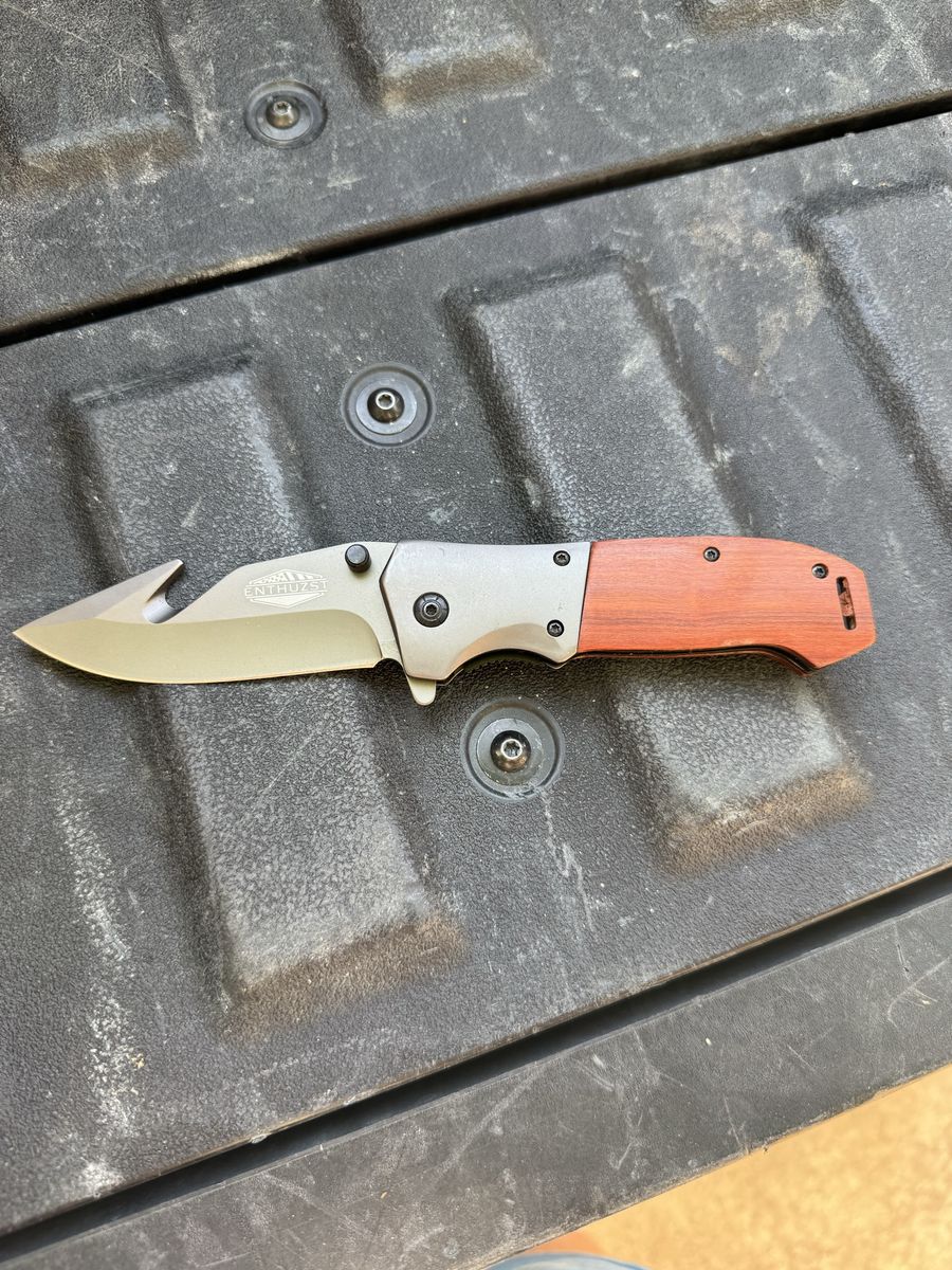 Box of 120 NEW Foldable Knives