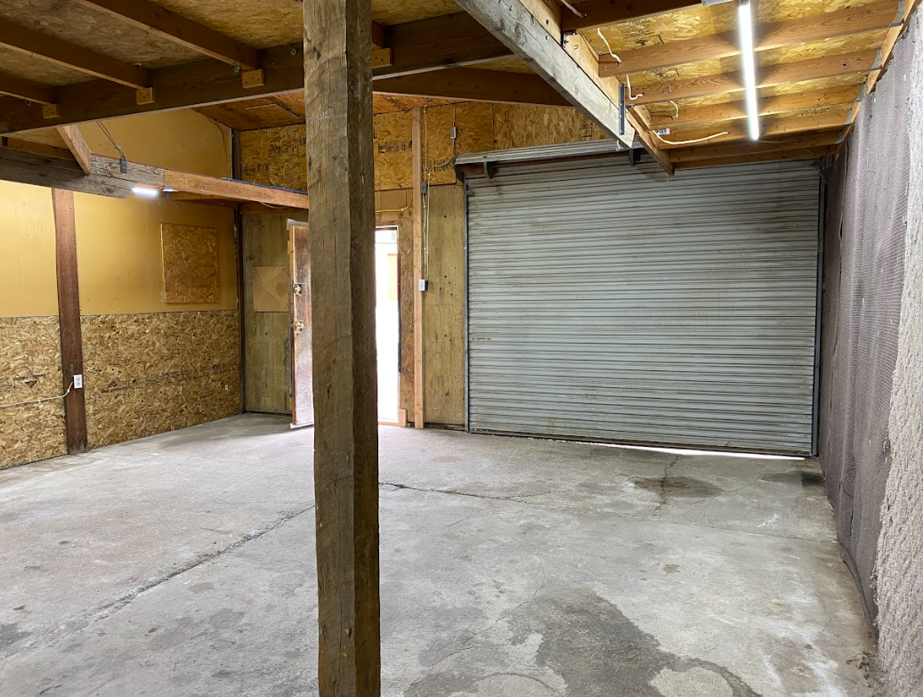 20’x23’ Shop Space with Power – Springville