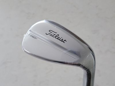 NEW-Titleist T250 7 Piece Iron Set 4-PW Stiff