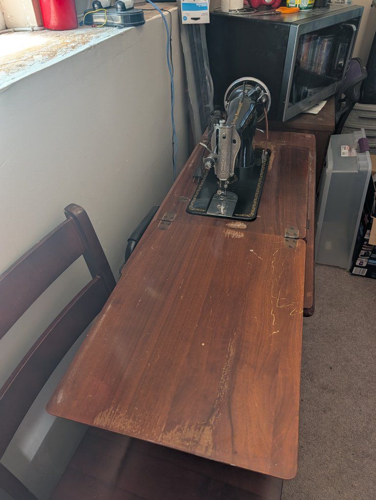 Vintage Singer Treadle Sewing Machine with Wooden Cabinet and Accessories