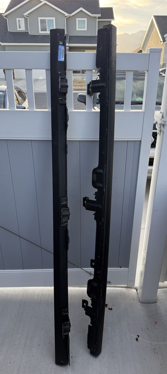 OEM Jeep Wrangler JLU 4-Door Rock Sliders / Rails - Like New Take-Offs