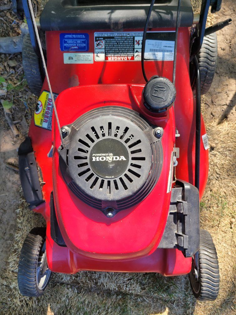 Troy-Bilt Honda Power Comfort Grip Self-Propelled Walk-Behind Gas Lawn Mower