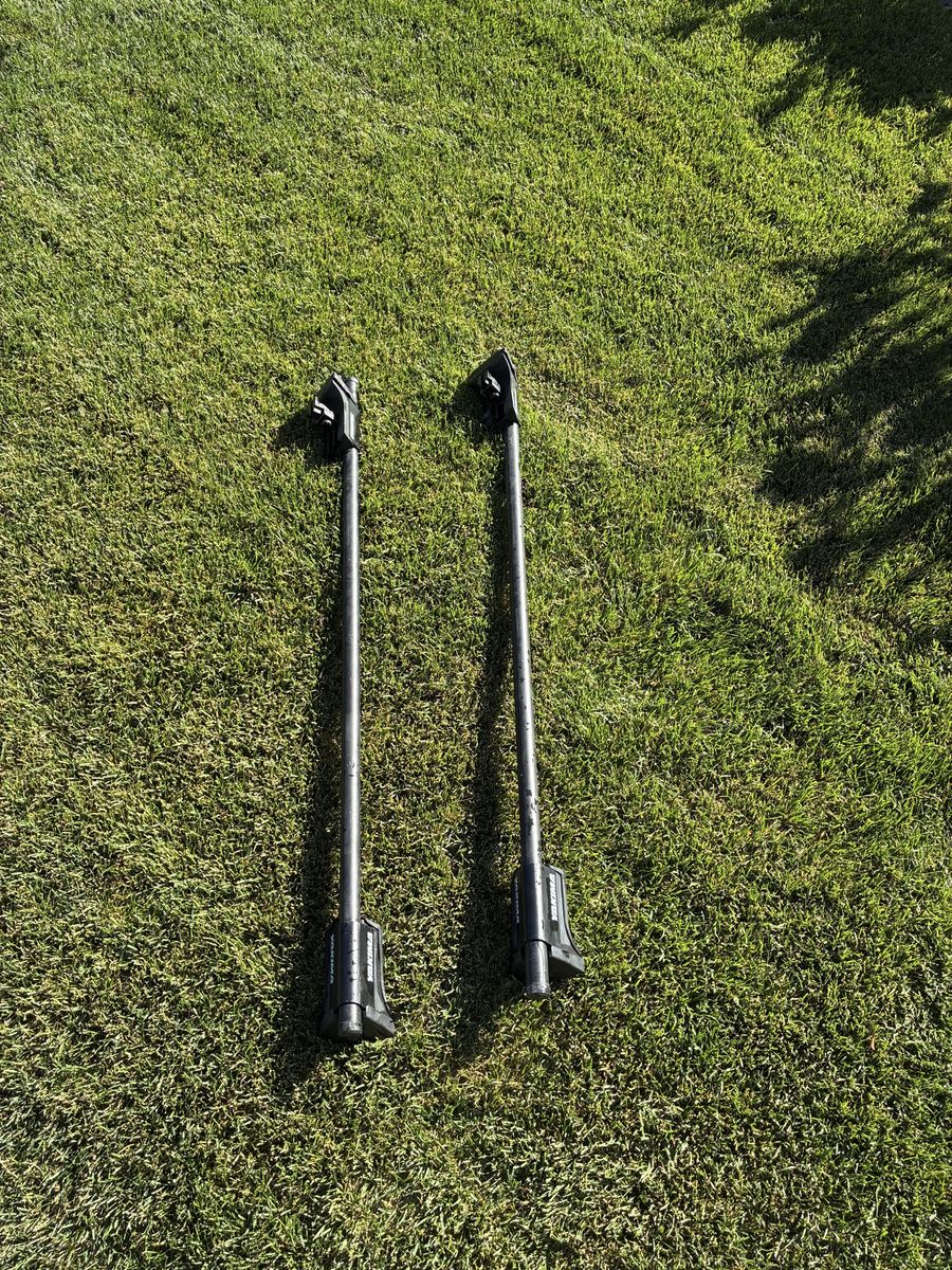 Yakima Roof Rack Crossbars - Good Condition, Complete Set for Car Installation