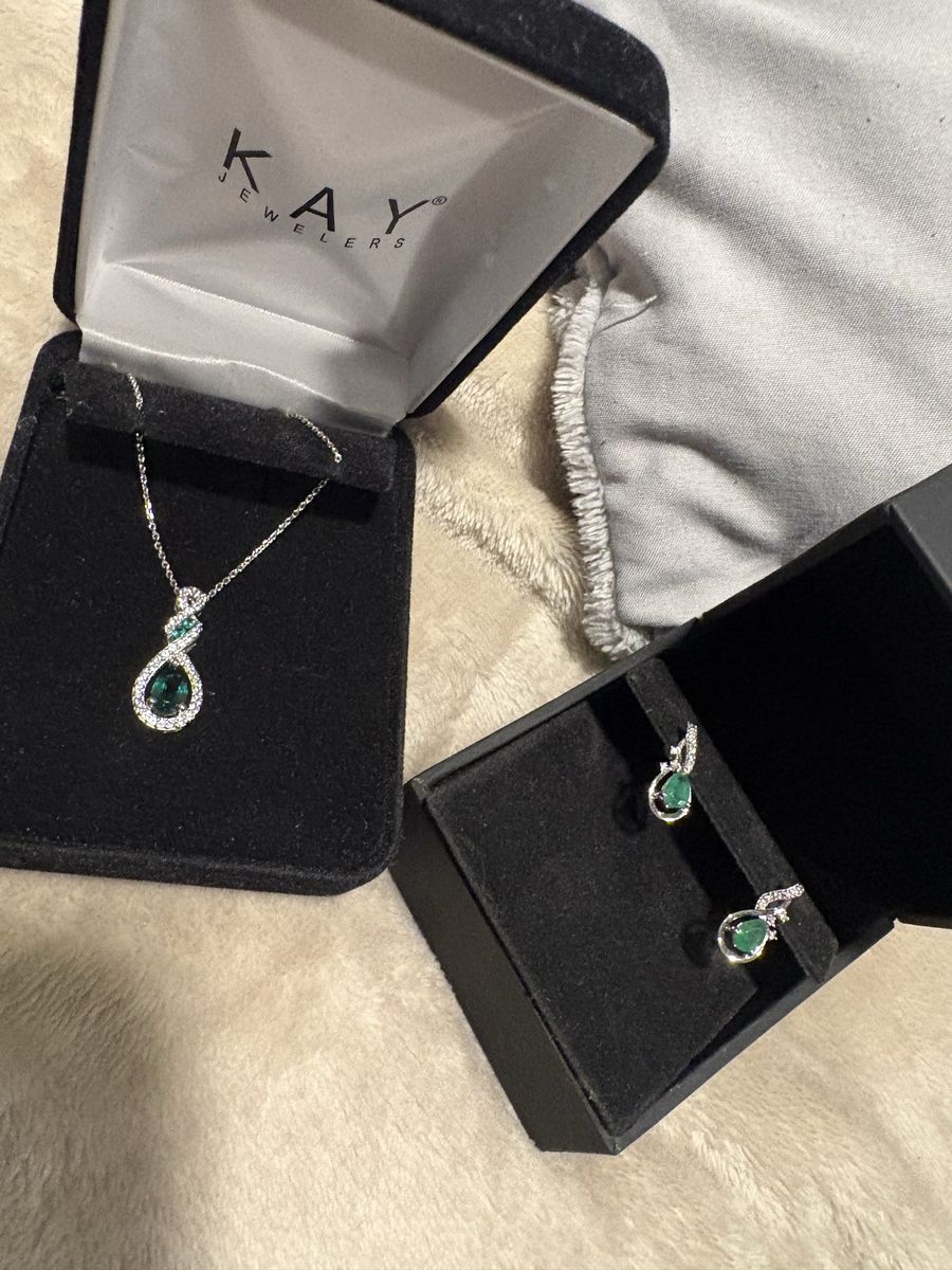 Matching Emerald Jewelry Set