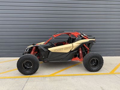 2017 Can-Am® Maverick™ X3 X™ RS Turbo R Gold & Can-Am Red