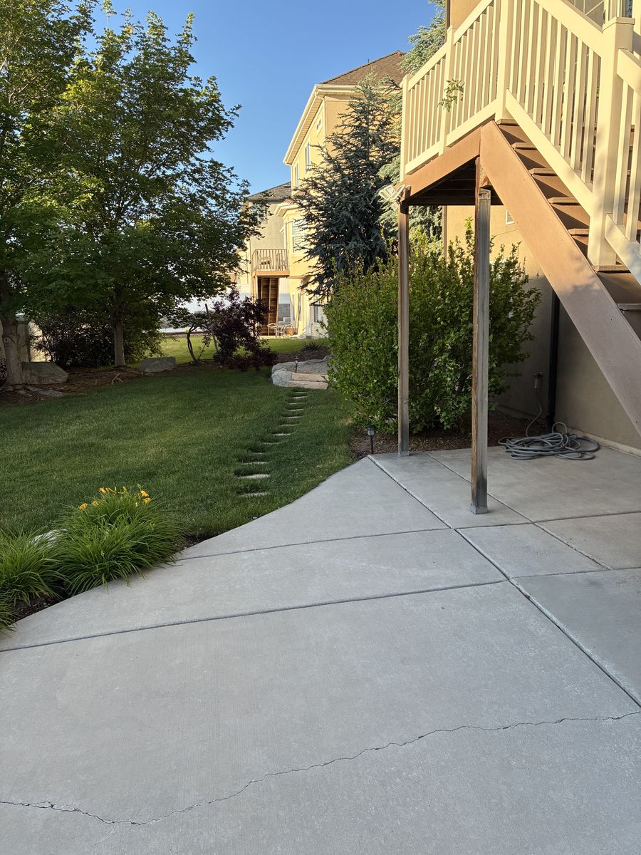 Main image 6