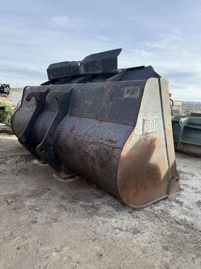 CAT Loader Bucket (100 inch wide) Stock #2601026