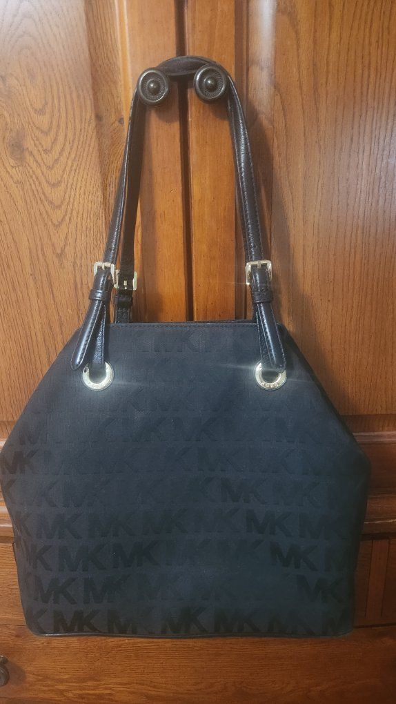 Michael Kors Jet Set MK Signature Jacquard Grab Bag.