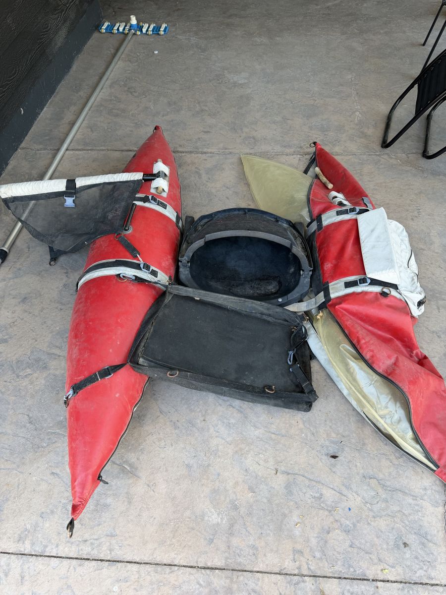 Float tube with small hole