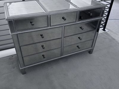 Dresser - Chest of drawers - Mirrored