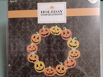 Felt Wreath Kit/ Makes 3