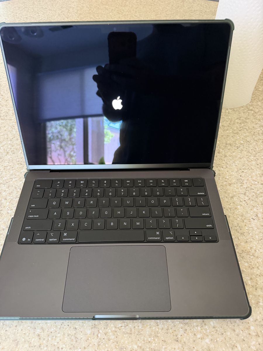 Apple MacBook Pro 14-inch (M5, 16GB RAM) Space Gray