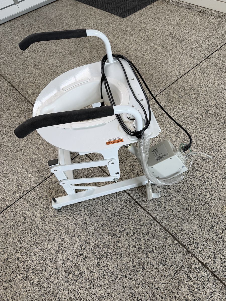 LiftSeat Powered Toilet Lift / Raised Toilet Seat – Excellent Condition – $650