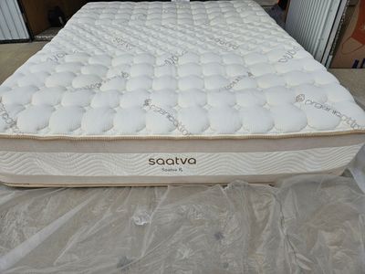 Like New, Cal King Mattress, Saatva RX