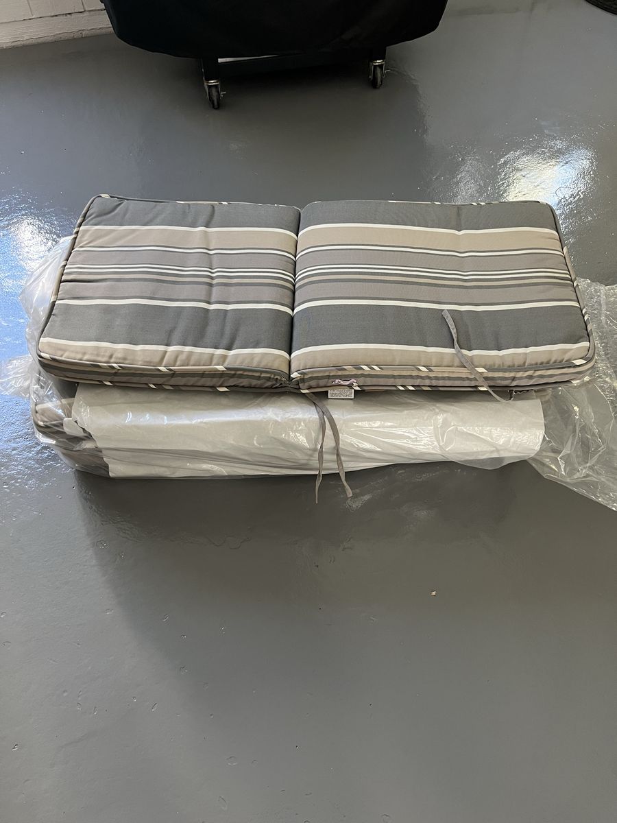 4  patio chair cushions