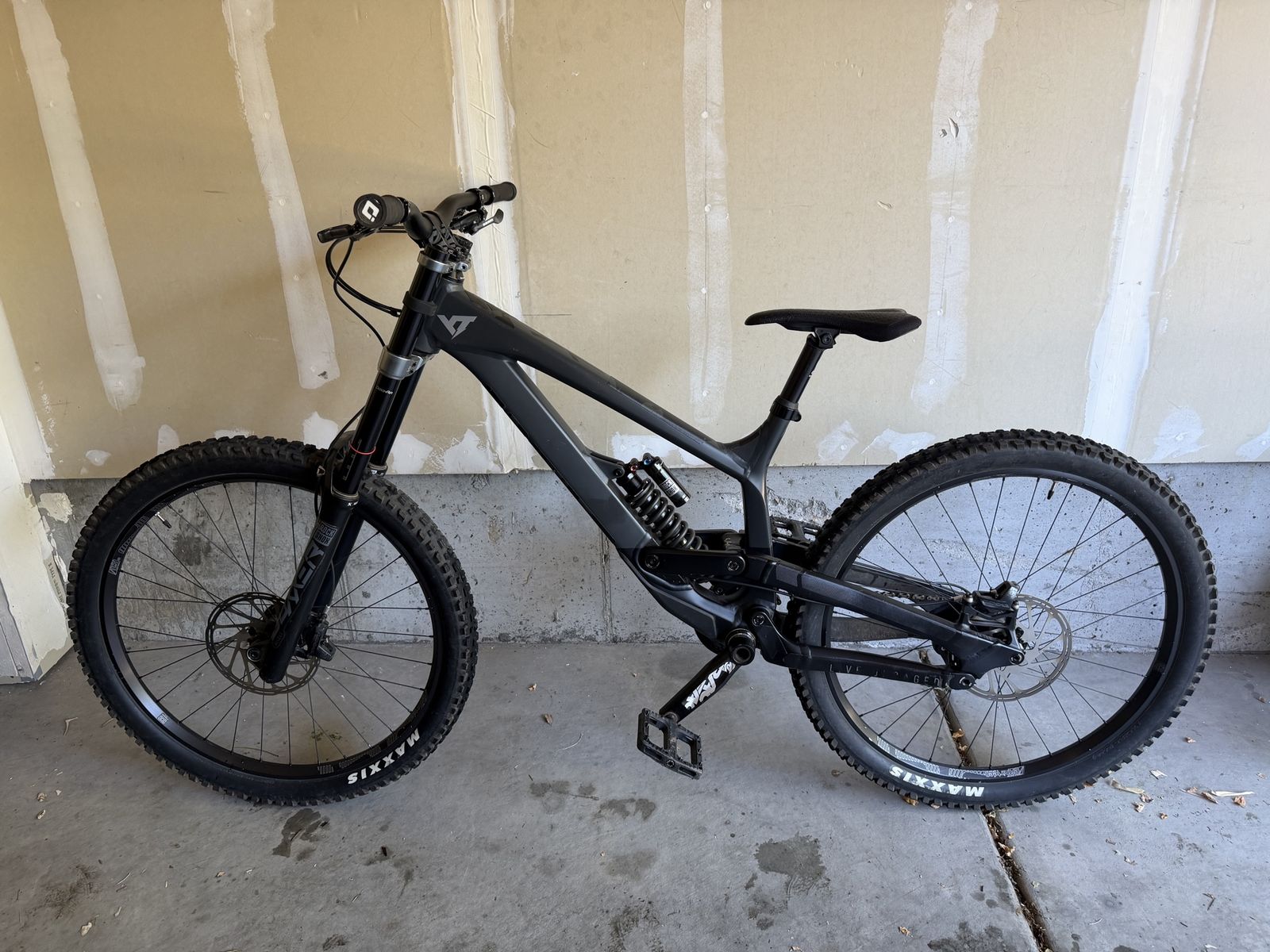 YT Industries Tues Downhill Mountain Bike Frame Black - Size L