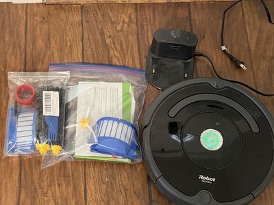 iRobot Roomba Vacuum & Extra parts For Sale