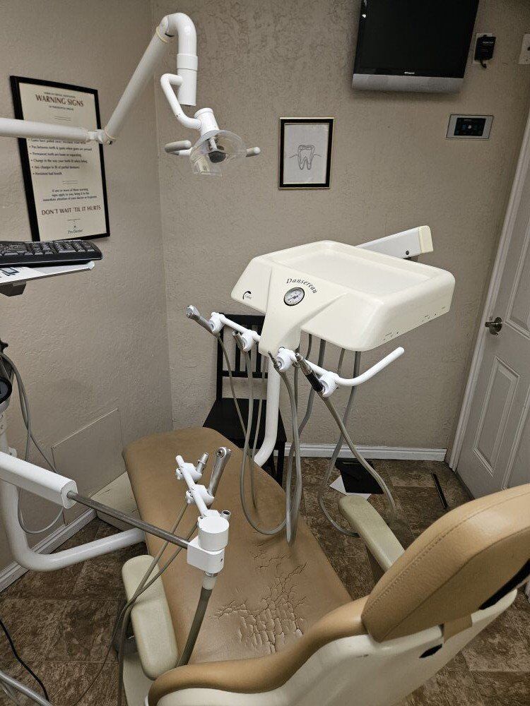 Dansereau Dental Chair with Unit