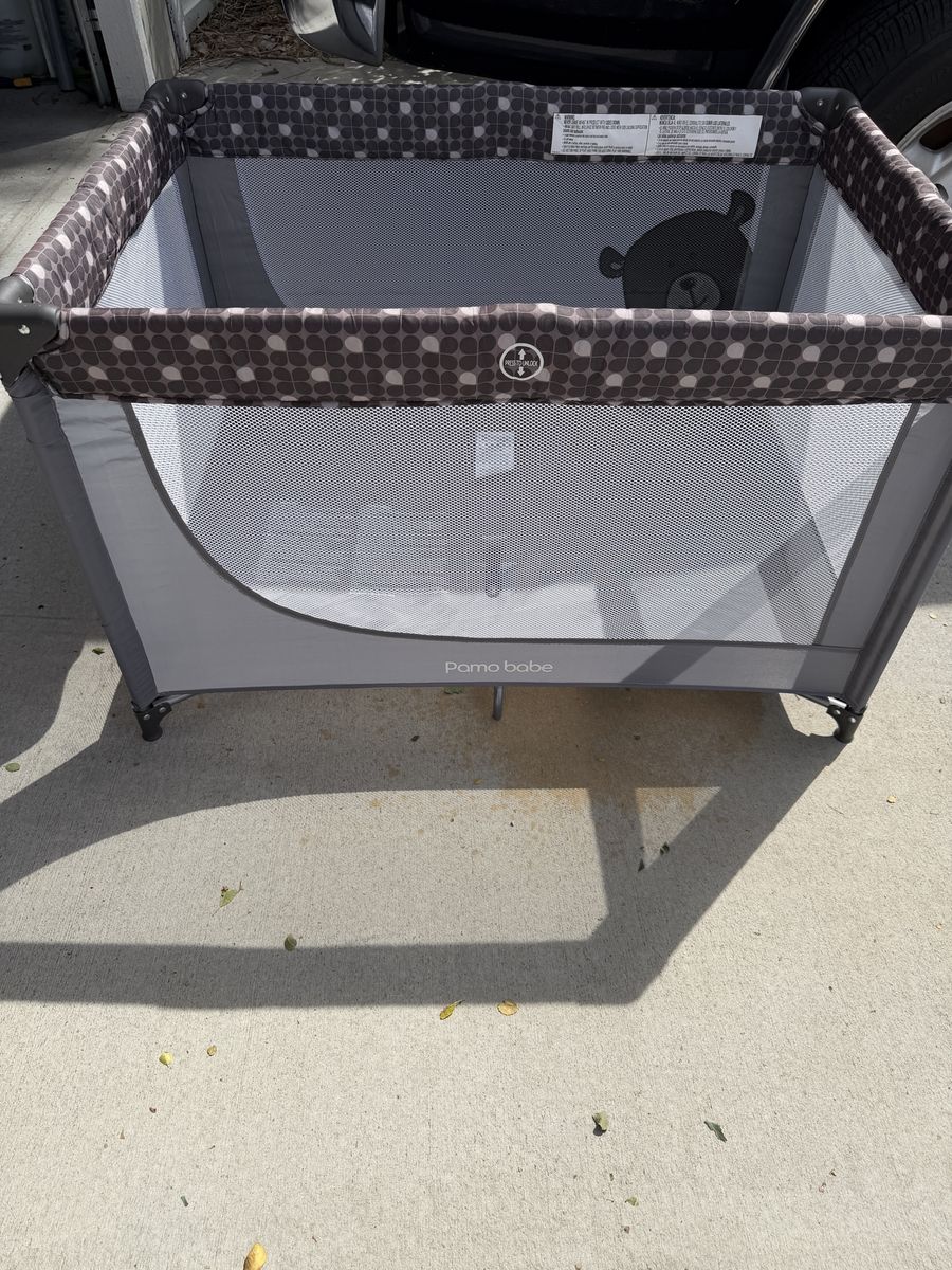 Pamo Babe Portable Playard Playpen Gray Bear Pattern