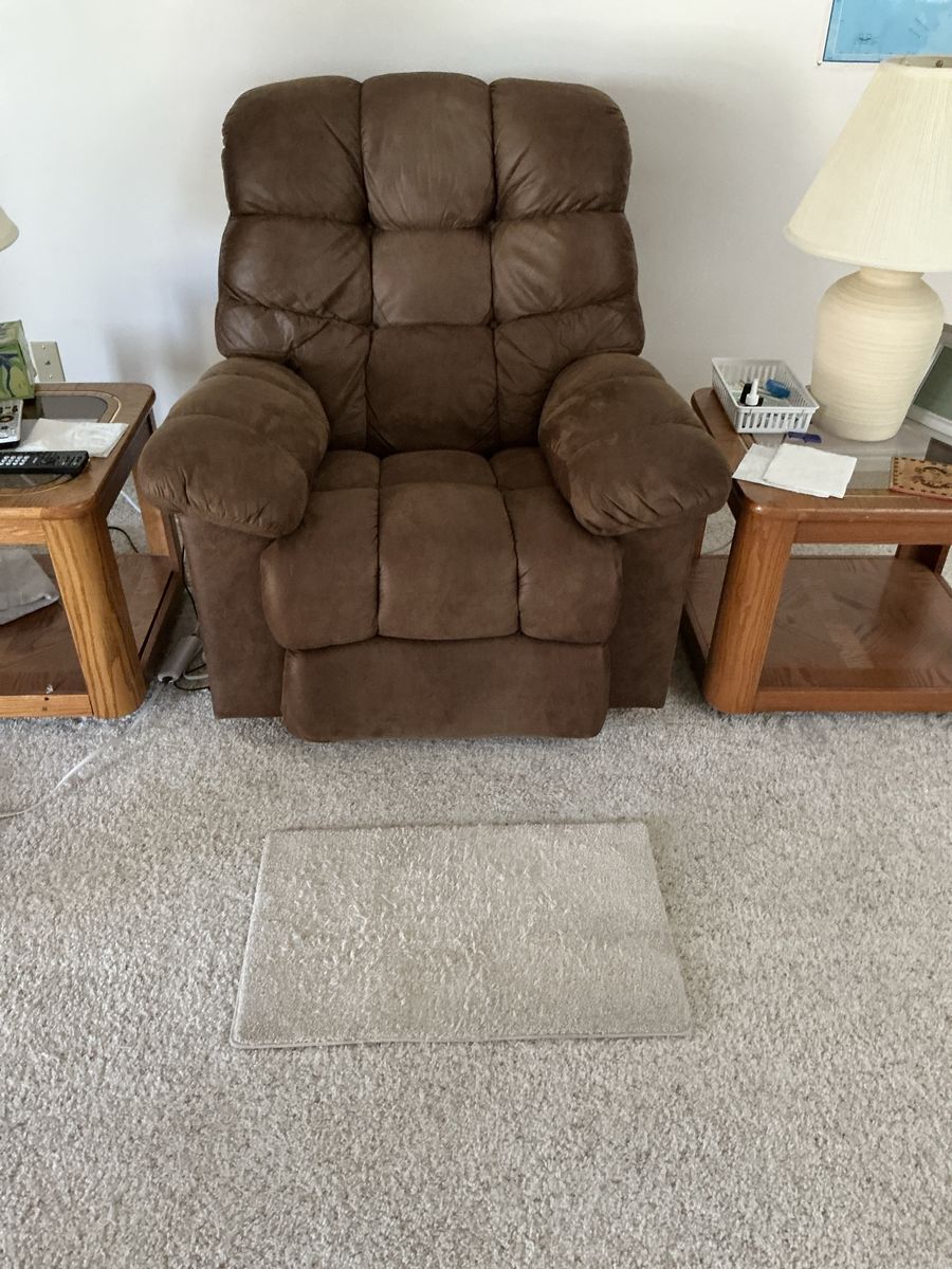 Comfortable Brown Power Recliner Chair - Excellent Condition
