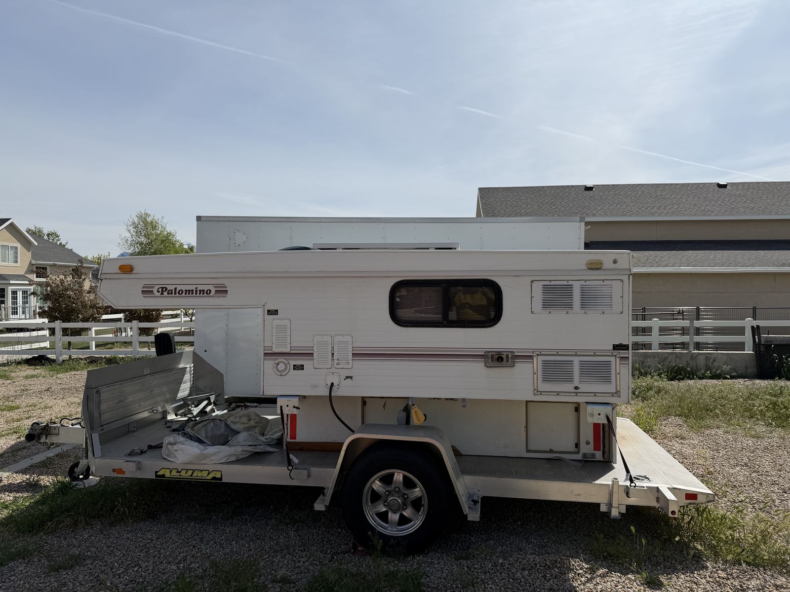 Palomino B-1000 pop-up camper for sale