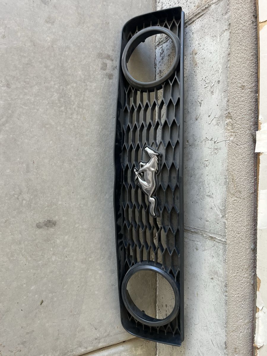 Mustang GT Grill