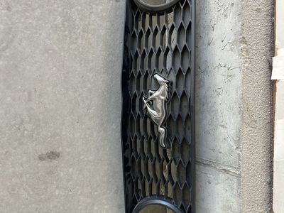 Mustang GT Grill