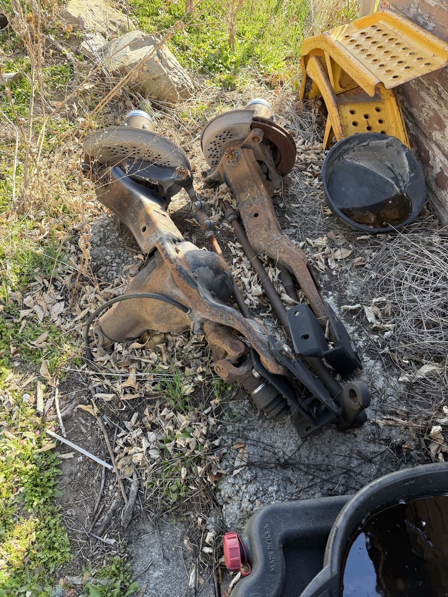 Front axle assembly from 1996 F-250