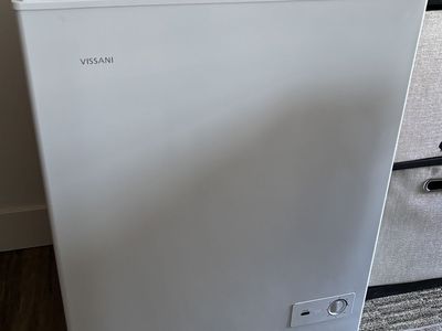 Vissani 5.0 cu. ft. Chest Freezer - NEW