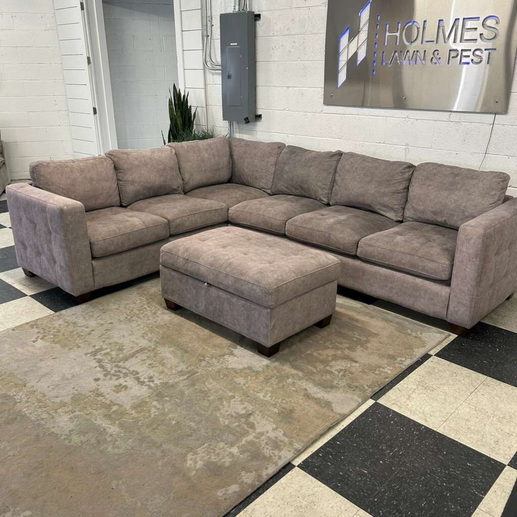 COSTCO KYLIE FABRIC SECTIONAL W/ OTTOMAN!!