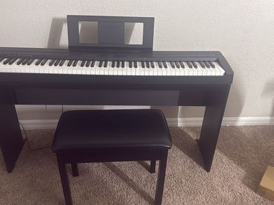 L-85 Yamaha keyboard