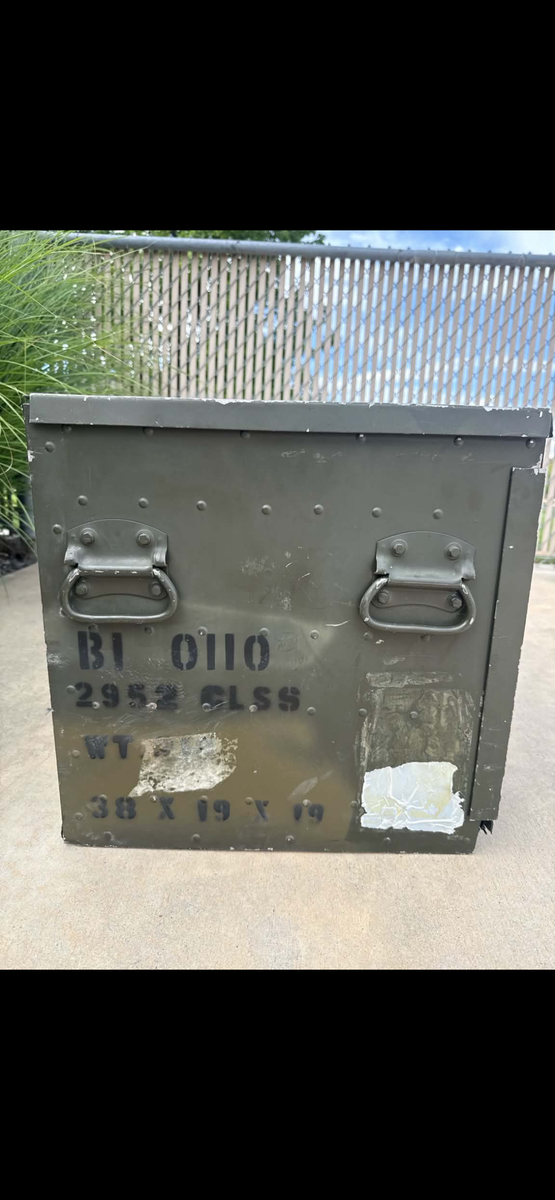 Military Steel Field Vtg Chest w/ Sliding Drawers – Industrial Storage Crate