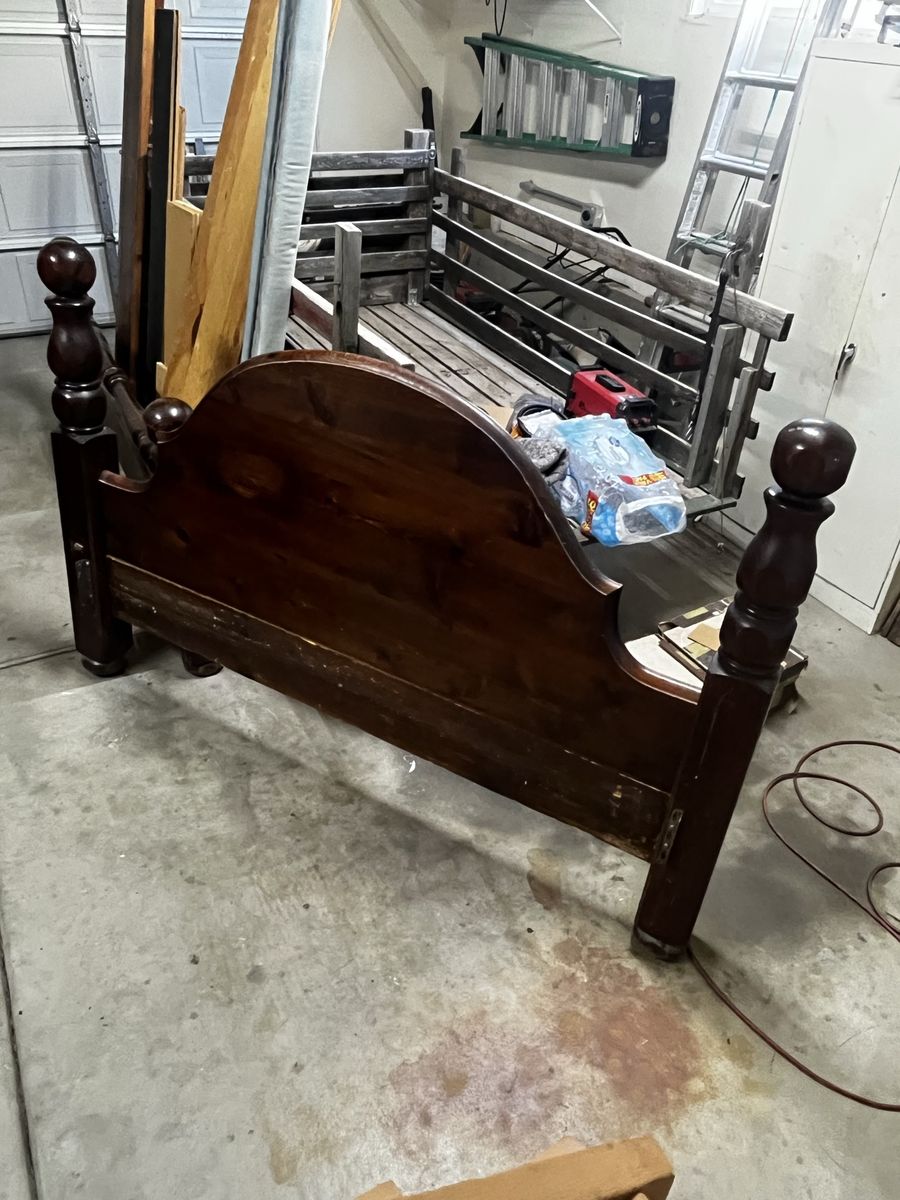 King Size 4 Post Solid Wooden Waterbed Frame