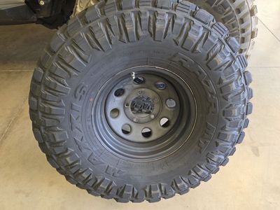35x12.50R15LT
