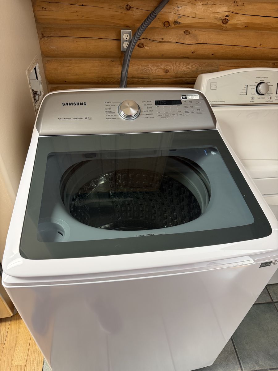 Like new- Samsung 5.0 cu ft Top Loader Washer