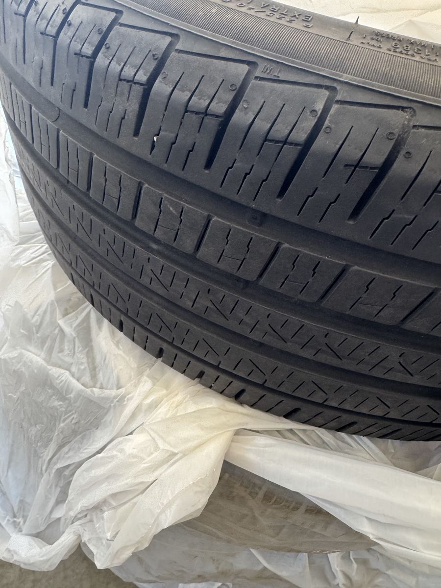 Pirelli Cinturato P7 255/40 R18 Tires (Set of 4) - Used, 1 Tire with Sidewall Bulge